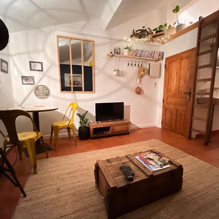 Cosy Provencal Apartment Belgentier Exterior photo