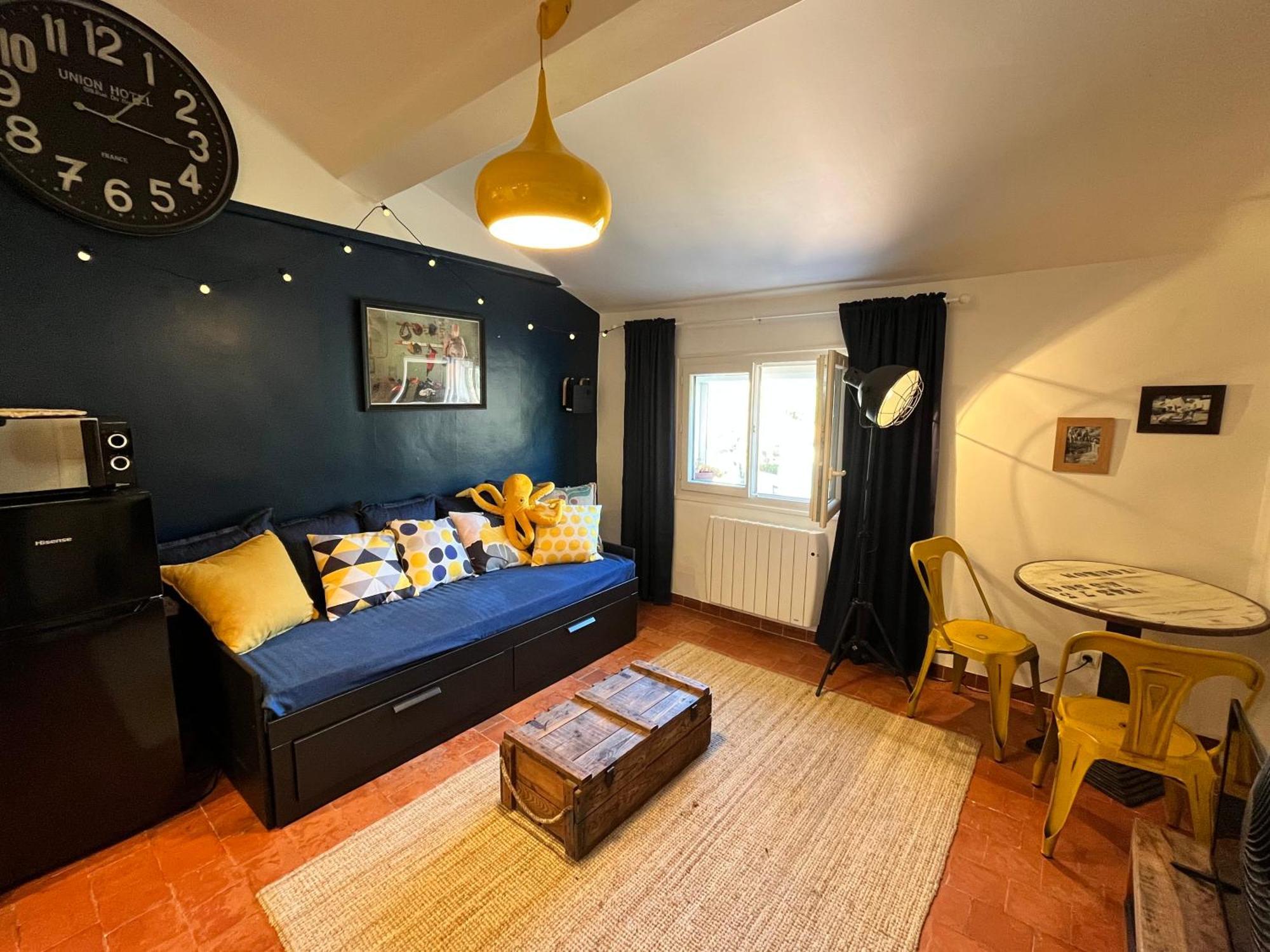 Cosy Provencal Apartment Belgentier Exterior photo